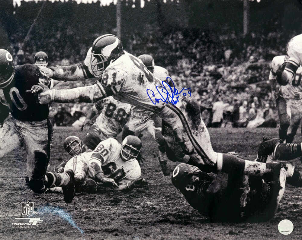 Carl Eller Signed Minnesota Vikings B&W Action vs Bears 16x20 Photo w/HOF'04