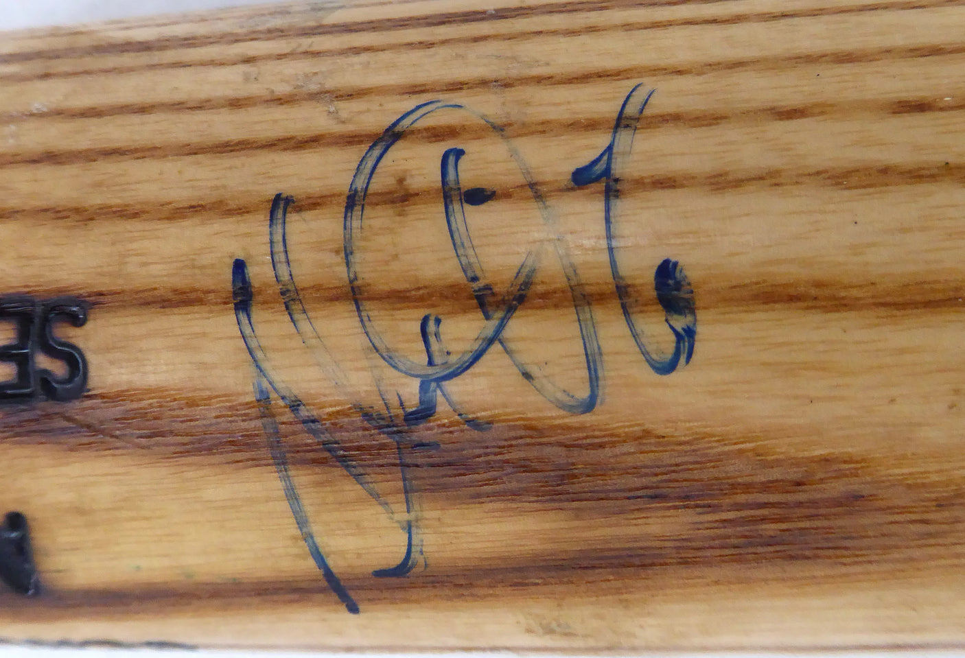 Alex Diaz Autographed Blonde Louisville Slugger 1995 Game Used Bat Seattle Mariners Cracked SKU #214047