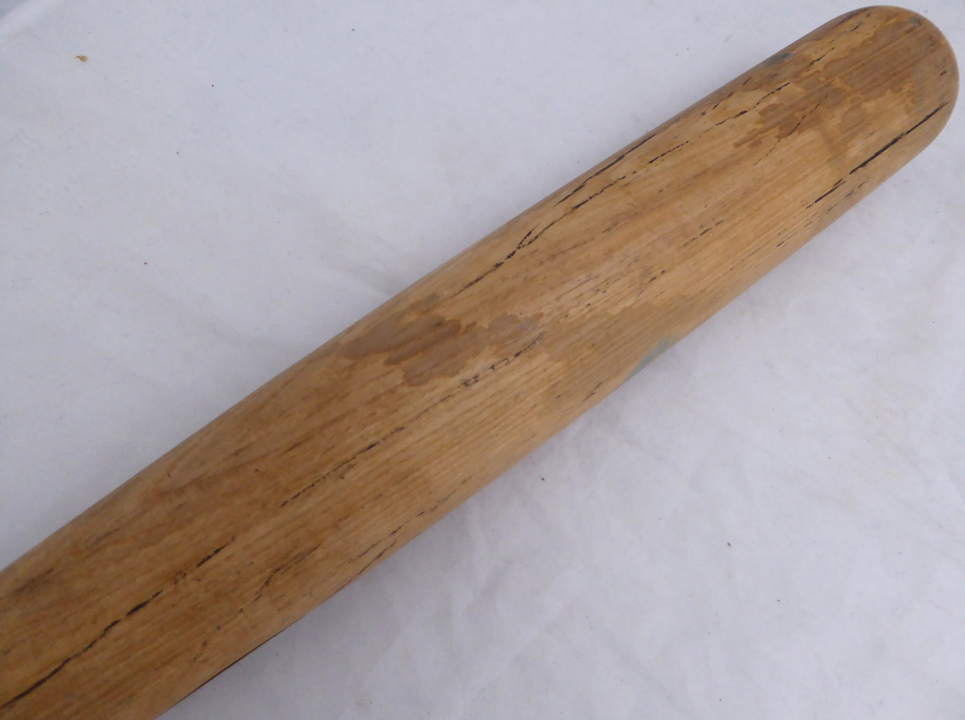 Phil Bradley Unsigned Seattle Mariners Blonde Louisville Slugger T141 Game Used Bat Cracked SKU #214061