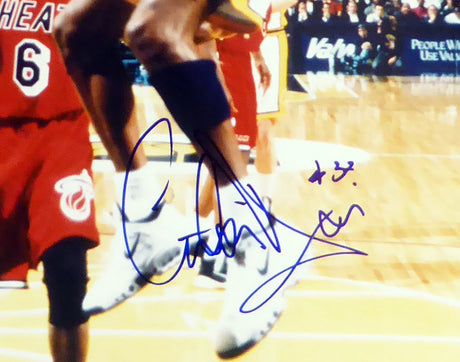 Antonio Davis Autographed 16x20 Photo Indiana Pacers Beckett BAS QR #BH041855