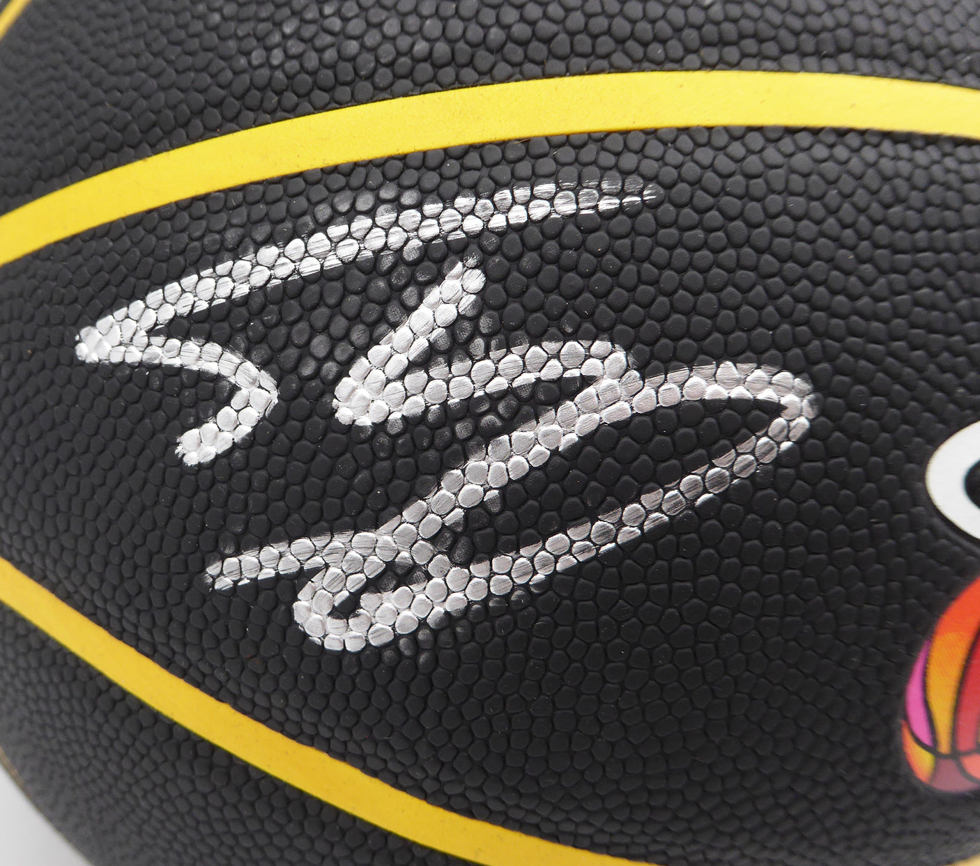 Shaquille Shaq O'Neal Autographed 75th Anniversary City Edition Basketball Miami Heat (Smudged) Beckett BAS Witness QR #W169230