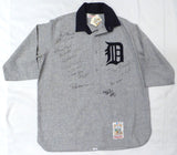3000 Hit Club Autographed Jersey With 15 Signatures Including Aaron, Mays, Ichiro & Rose Beckett BAS #AD43551