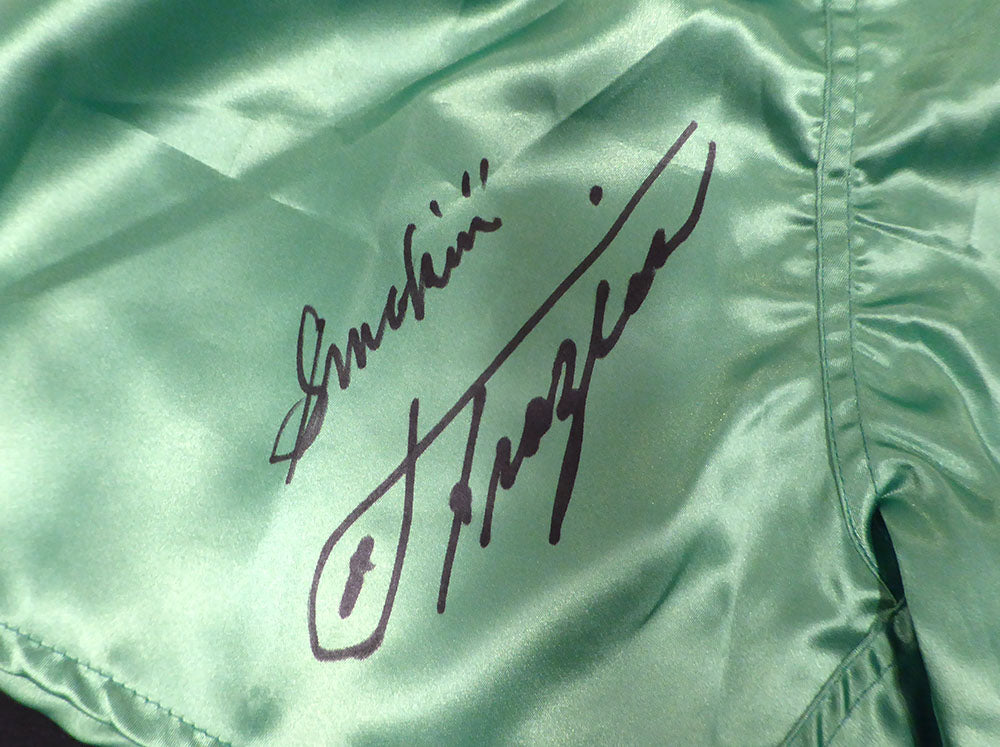 Joe Frazier Autographed Green Everlast Boxing Trunks "Smokin" Beckett BAS QR #BU86957