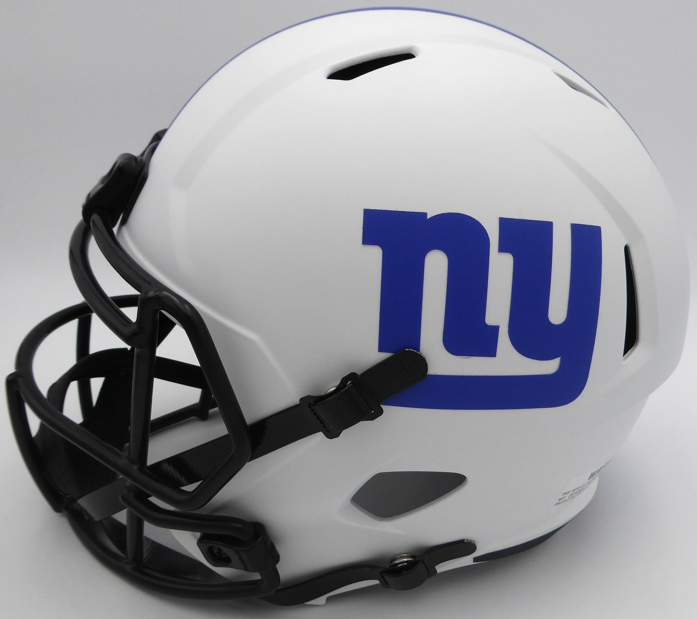 Daniel Jones Autographed New York Giants Alternate White Full Size Speed Replica Helmet New York Giants Beckett BAS QR #W045132