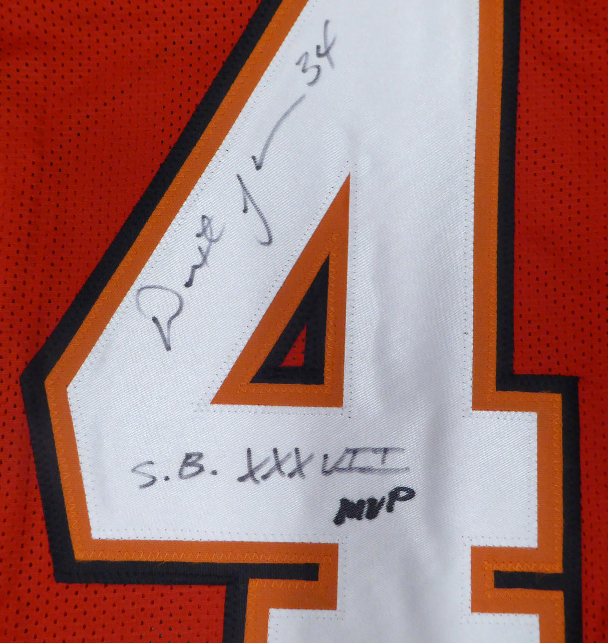 Tampa Bay Buccaneers Dexter Jackson Autographed Red Jersey "S.B. XXXVII MVP" Beckett BAS QR #BN14840