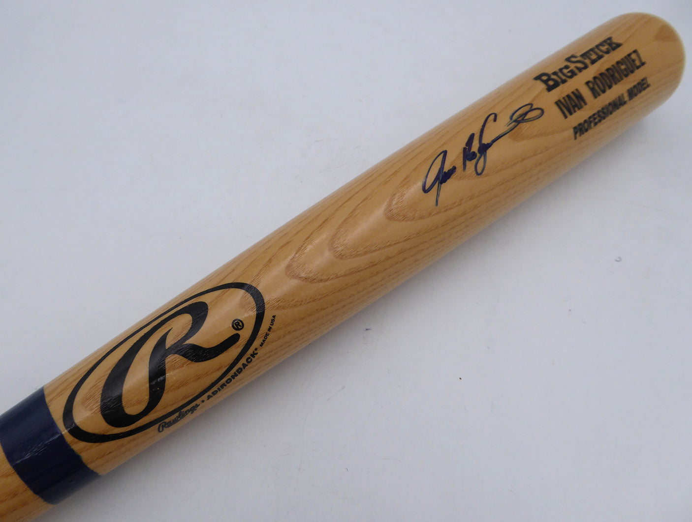 Ivan Rodriguez Autographed Rawlings Bat Texas Rangers Beckett BAS QR #BS30656