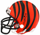Chris Henry Signed Bengals Riddell (VSR4) Mini Helmet - (In Black)