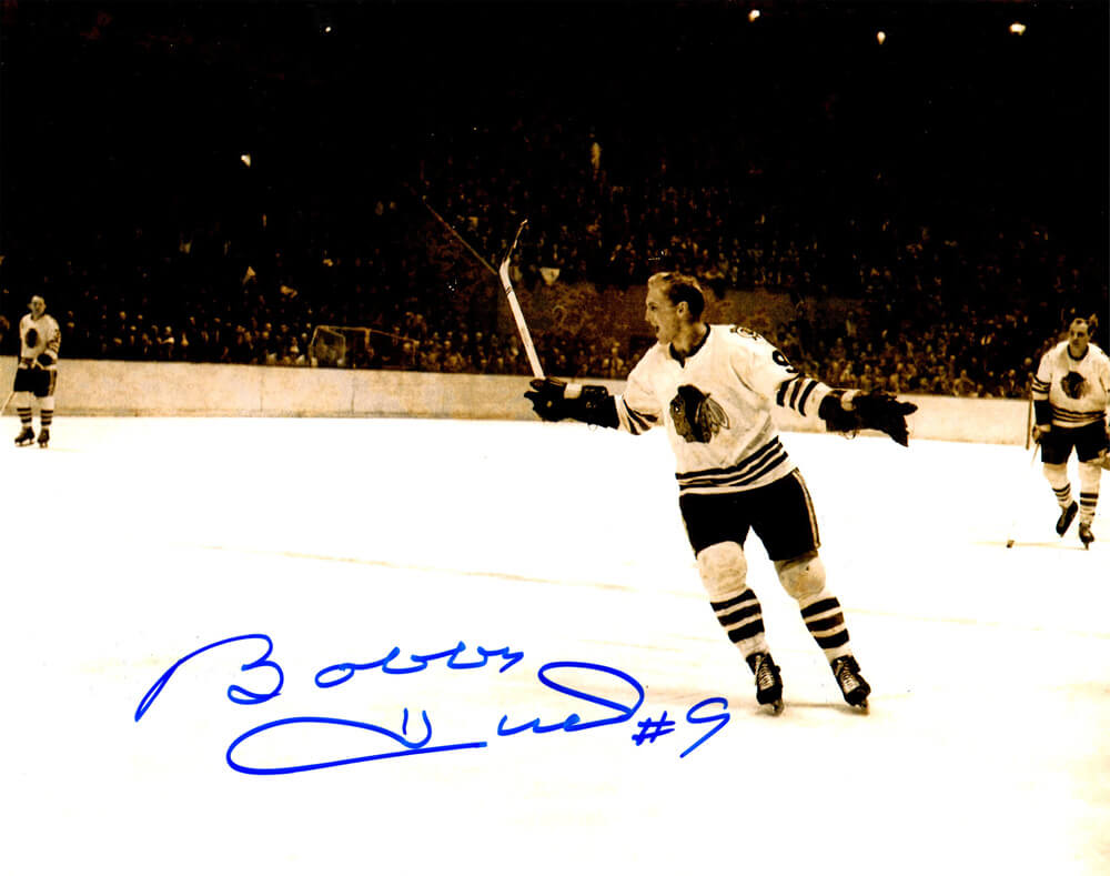 Bobby Hull Signed Chicago Blackhawks B&W Stick Raised 8x10 Photo