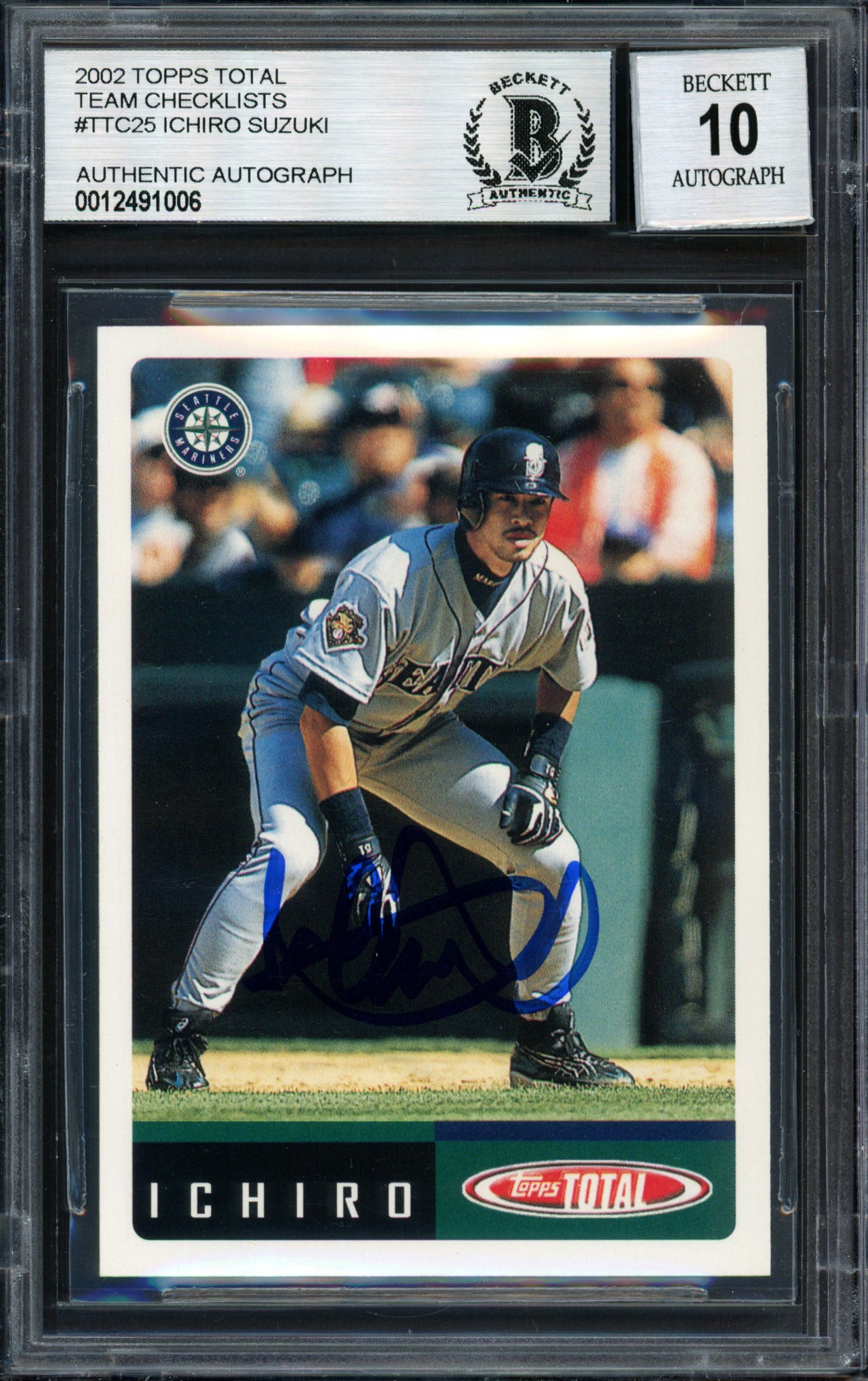 Ichiro Suzuki Autographed 2002 Topps Total Card #25 Seattle Mariners Auto Grade 10 Beckett BAS #12491006