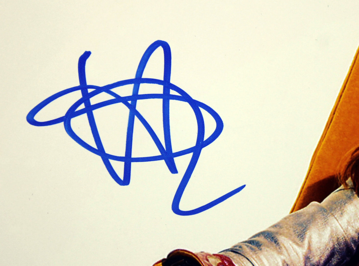 Girlboss (Britt Robertson, Johnny Simmons +9) Signed 12x18 Photo BAS #A85161