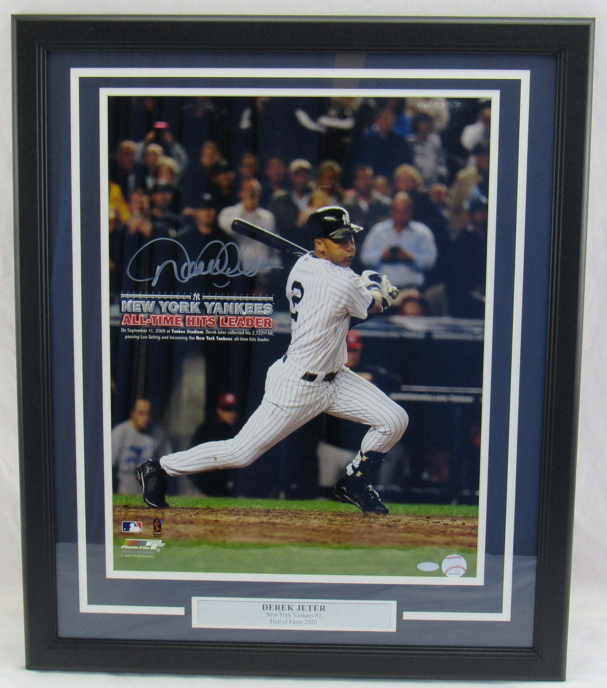 Derek Jeter Signed Framed 16x20 Photo Steiner Hologram