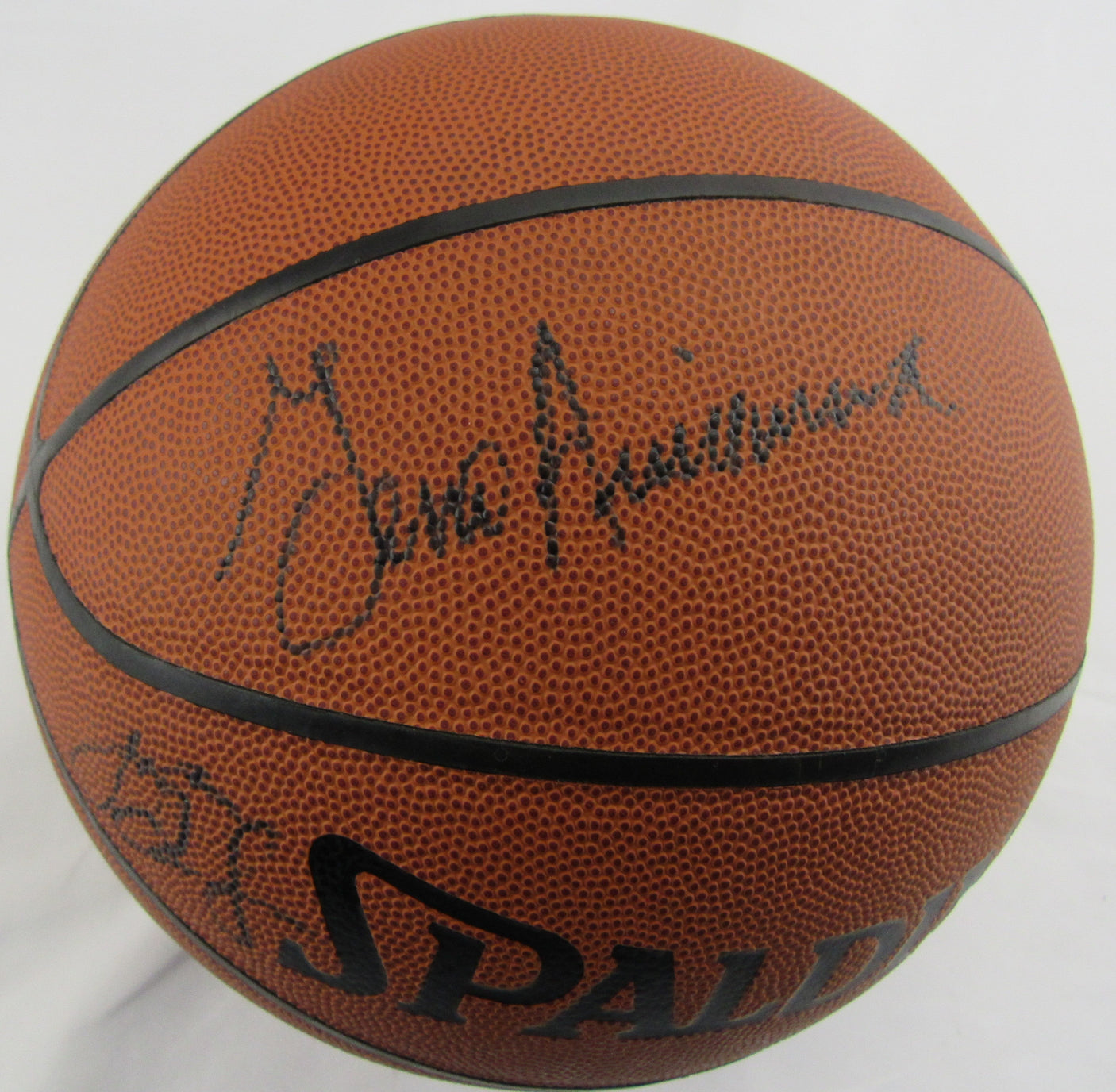 2001-02 Uconn Huskies Team Signed Basketball JSA LOA ZZ75401 Sue Bird Diana Taurasi