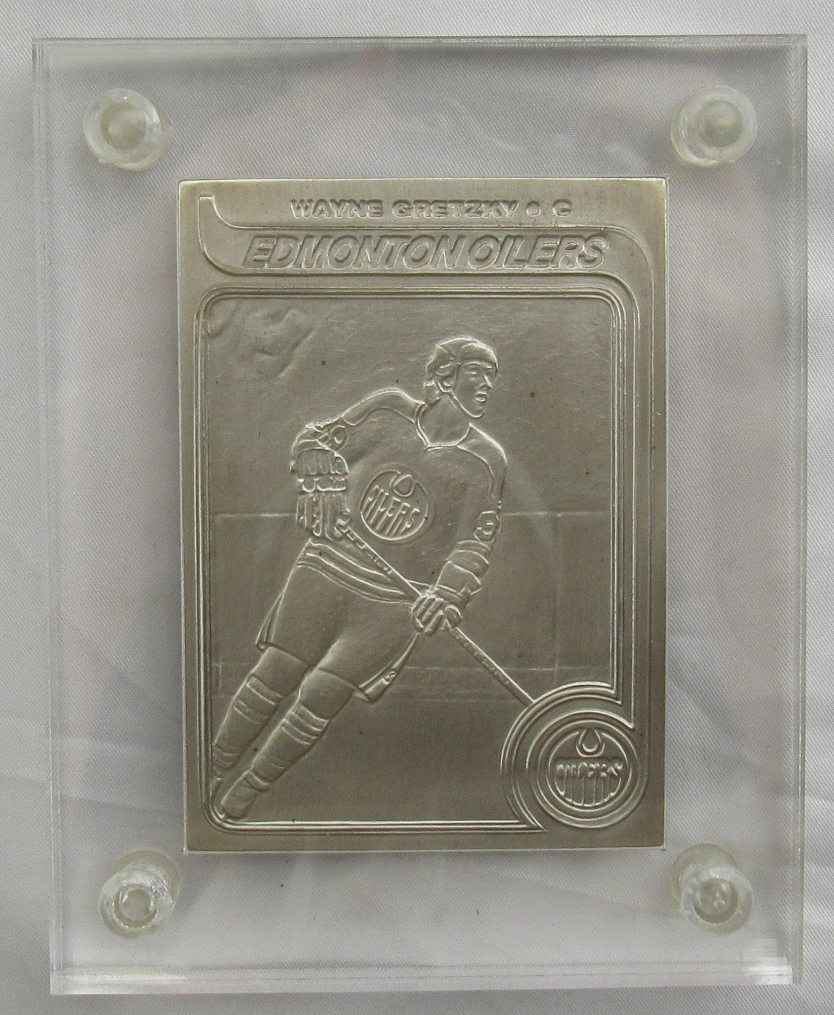1979 Topps Wayne Gretzky Highland Mint Card - 4.25oz Silver - #0710