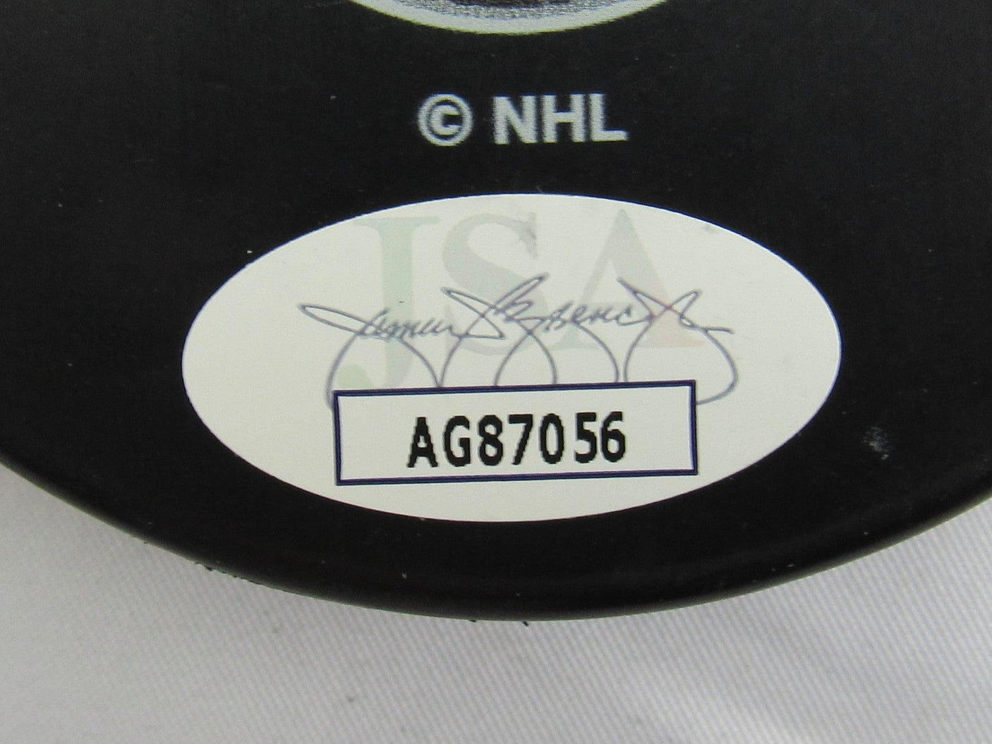 Steve Larmer Signed Auto Autograph Blackhawks Logo Hockey Puck w/ Insc JSA AG87056
