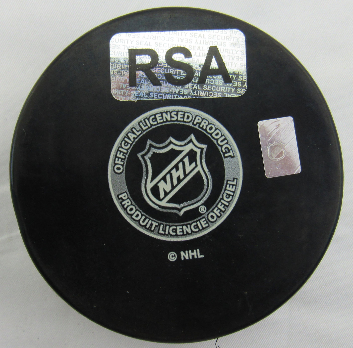 Chris Chelios Signed Auto Autograph Blackhawks Logo Hockey Puck w/ Insc RSA Hologram