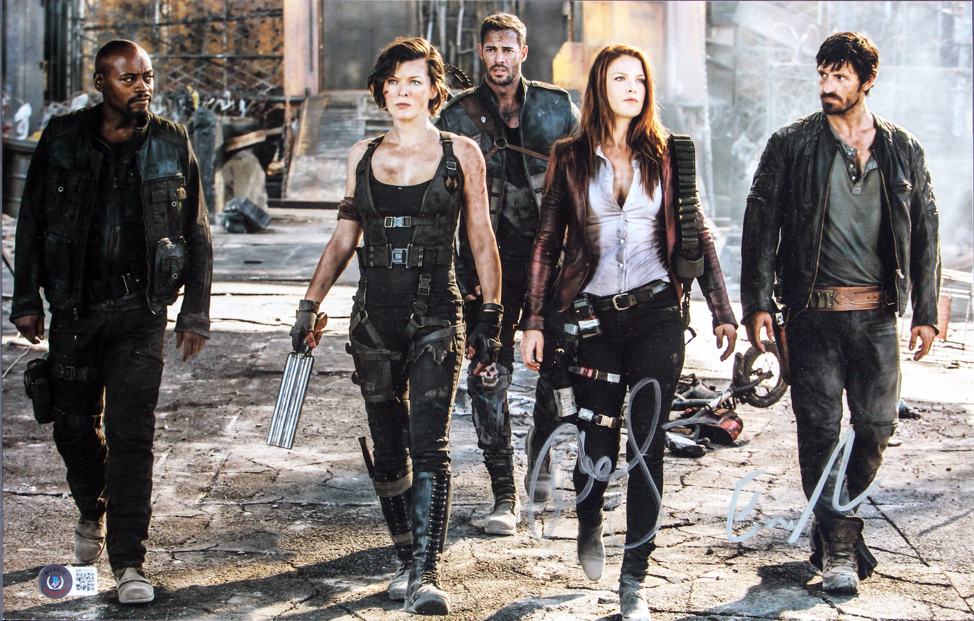 Ali Larter & Eoin Macken Resident Evil Authentic Signed 12x18 Photo BAS #BB22915