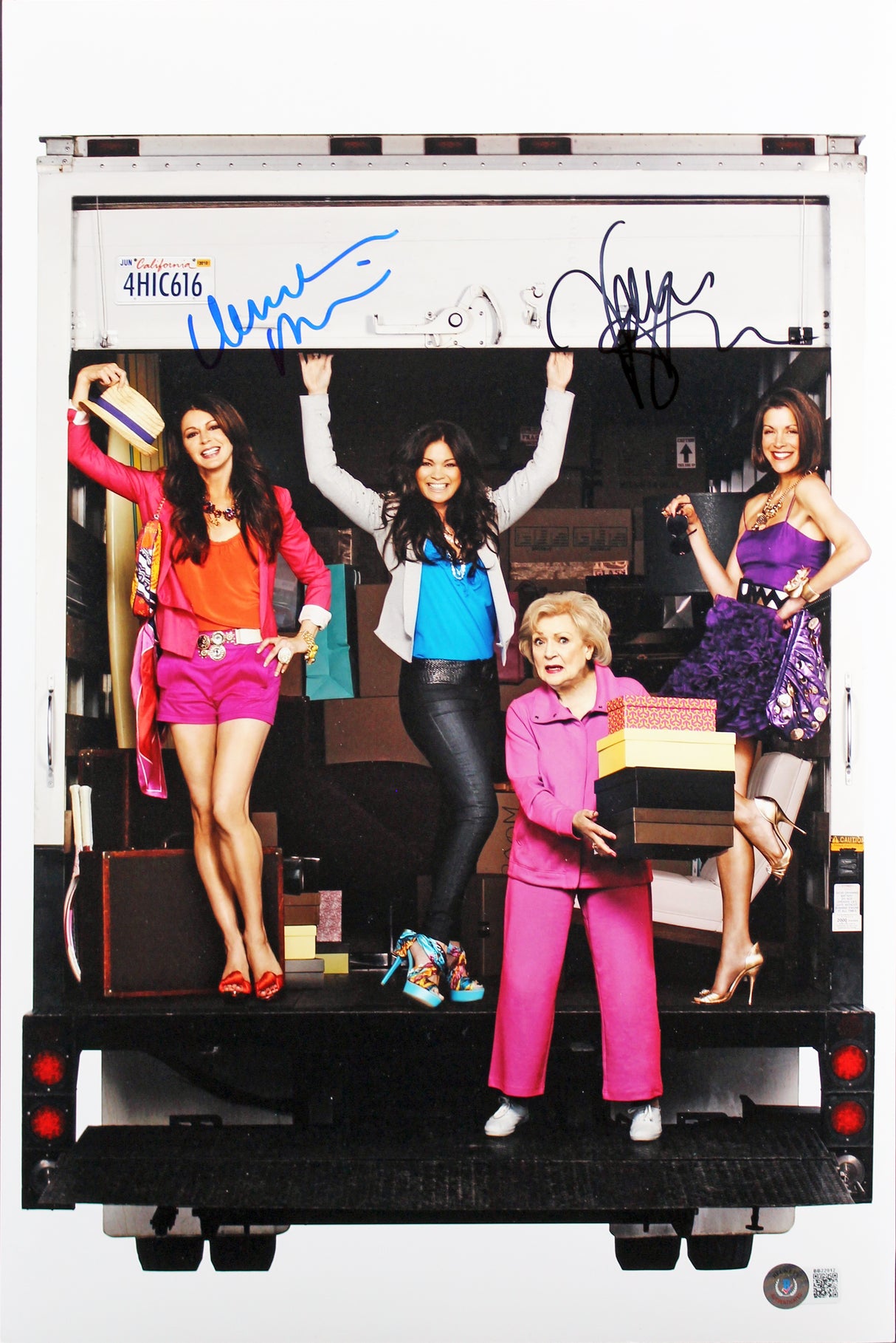 Valerie Bertinelli & Wendy Malick Hot in Cleveland Signed 12x18 Photo BAS 1
