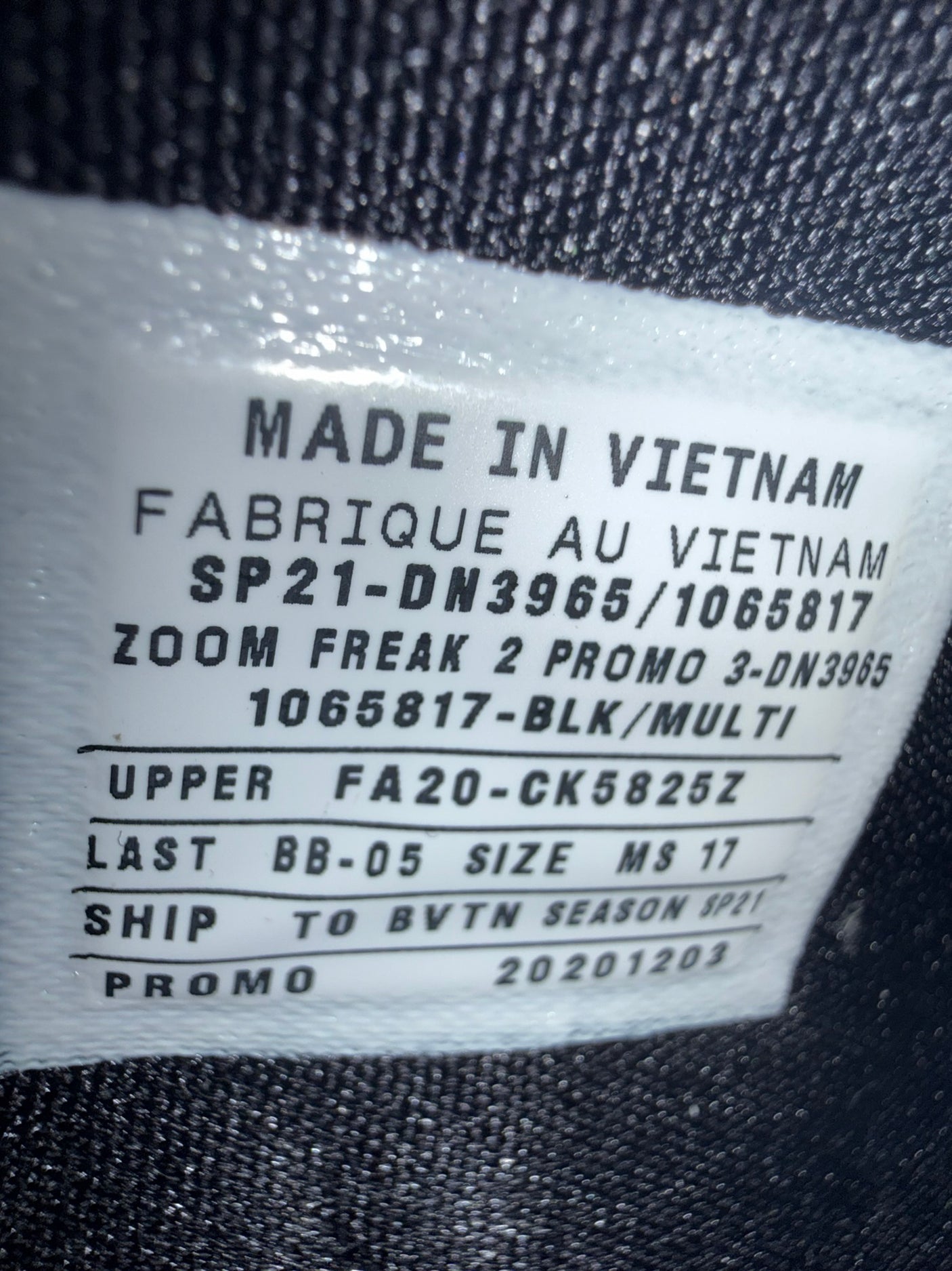 Giannis Antetokounmpo Autographed 2021 Player Exclusive (PE) Promo Black, Multi & Color Nike Zoom Freak 2 (Single) Shoe Milwaukee Bucks Size 16 (With Box) Beckett BAS Witness #3W397257