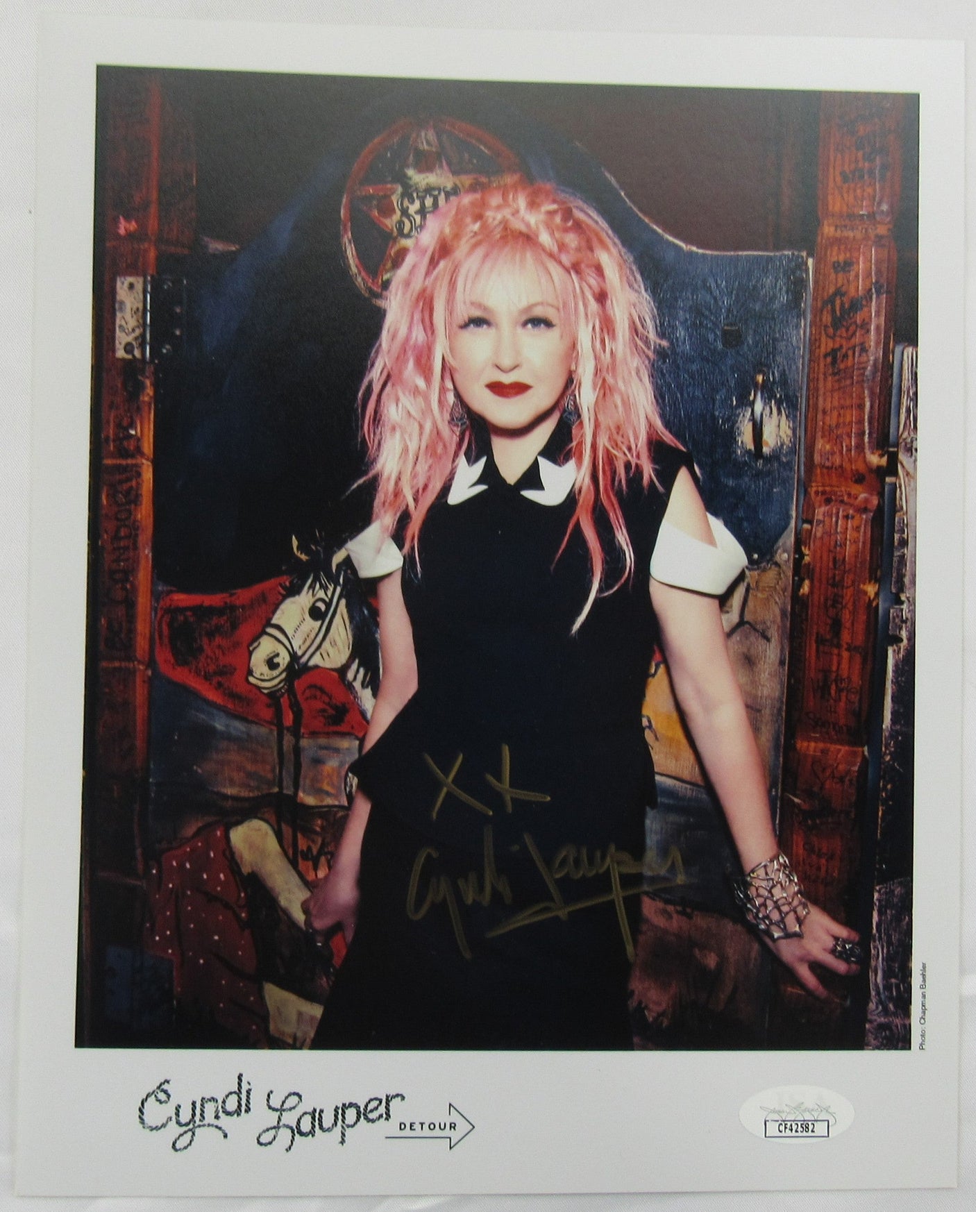 Cyndi Lauper Signed Auto 8x10 Photo JSA CF42582
