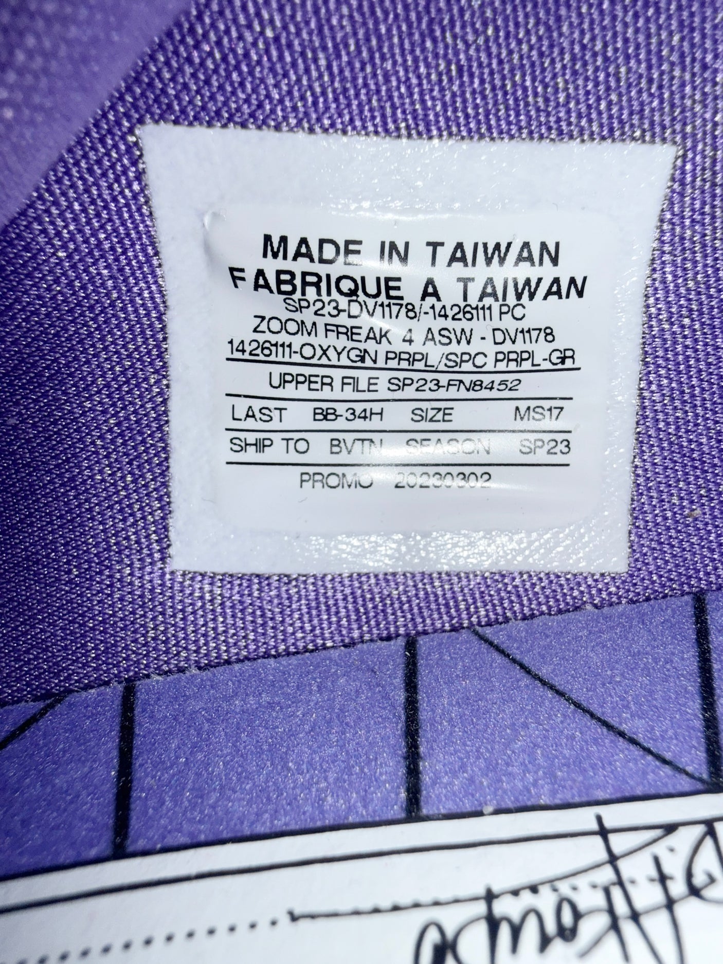 Giannis Antetokounmpo Autographed 2022 Player Exclusive (PE) Promo Oxygen Purple & Spc Purple Grey Nike Zoom Freak 4 ASW Shoes Milwaukee Bucks Size 17 Beckett BAS Witness Stock #252720