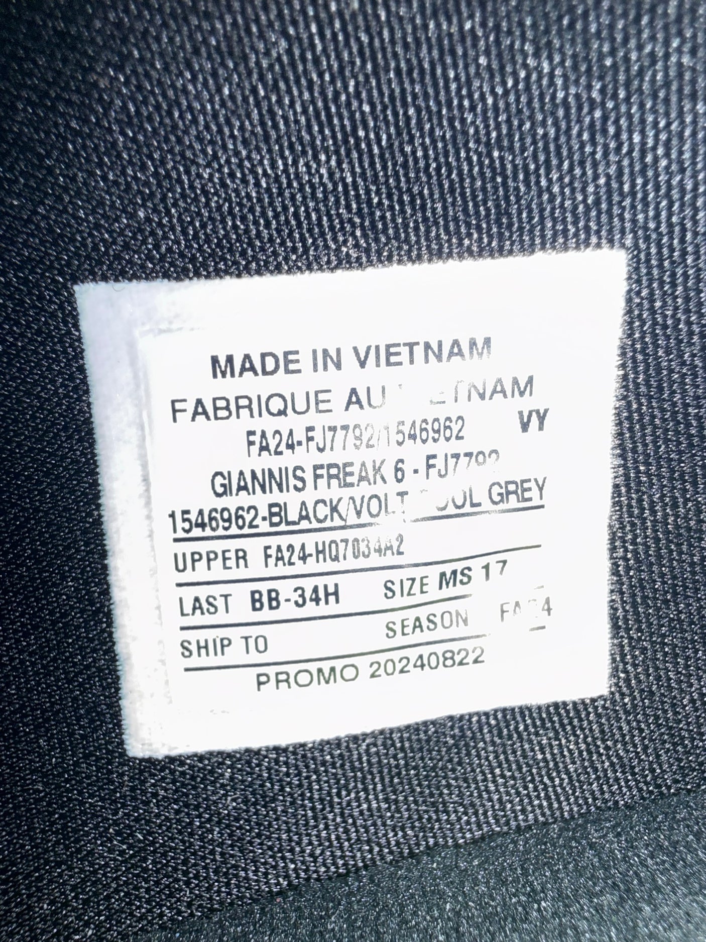 Giannis Antetokounmpo Autographed 2024 Player Exclusive (PE) Promo Black, Volt & Cool Grey Nike Zoom Freak 6 Shoes Milwaukee Bucks Size 17 Beckett BAS Witness Stock #252733