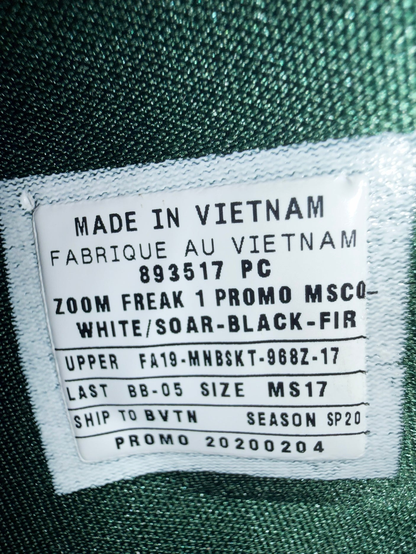 Giannis Antetokounmpo Autographed 2019 Player Exclusive (PE) Promo White, Soar & Black Nike Zoom Freak 1 MSCO Shoes Milwaukee Bucks Size 17 Beckett BAS Witness Stock #252759