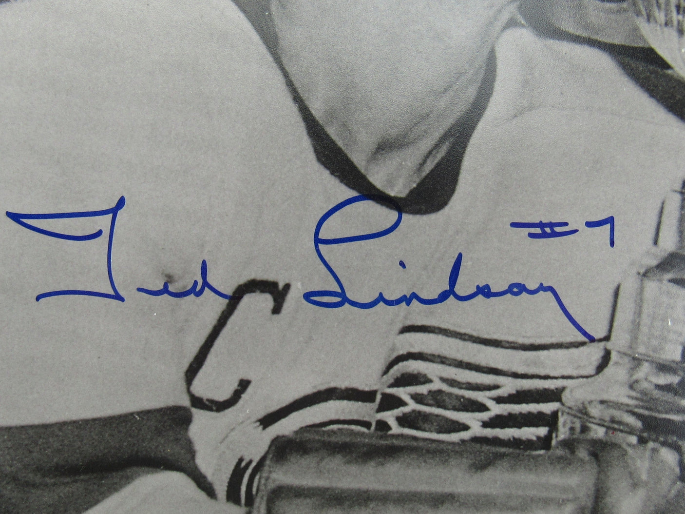 Ted Lindsay Signed Auto 11x14 Photo JSA CF42663