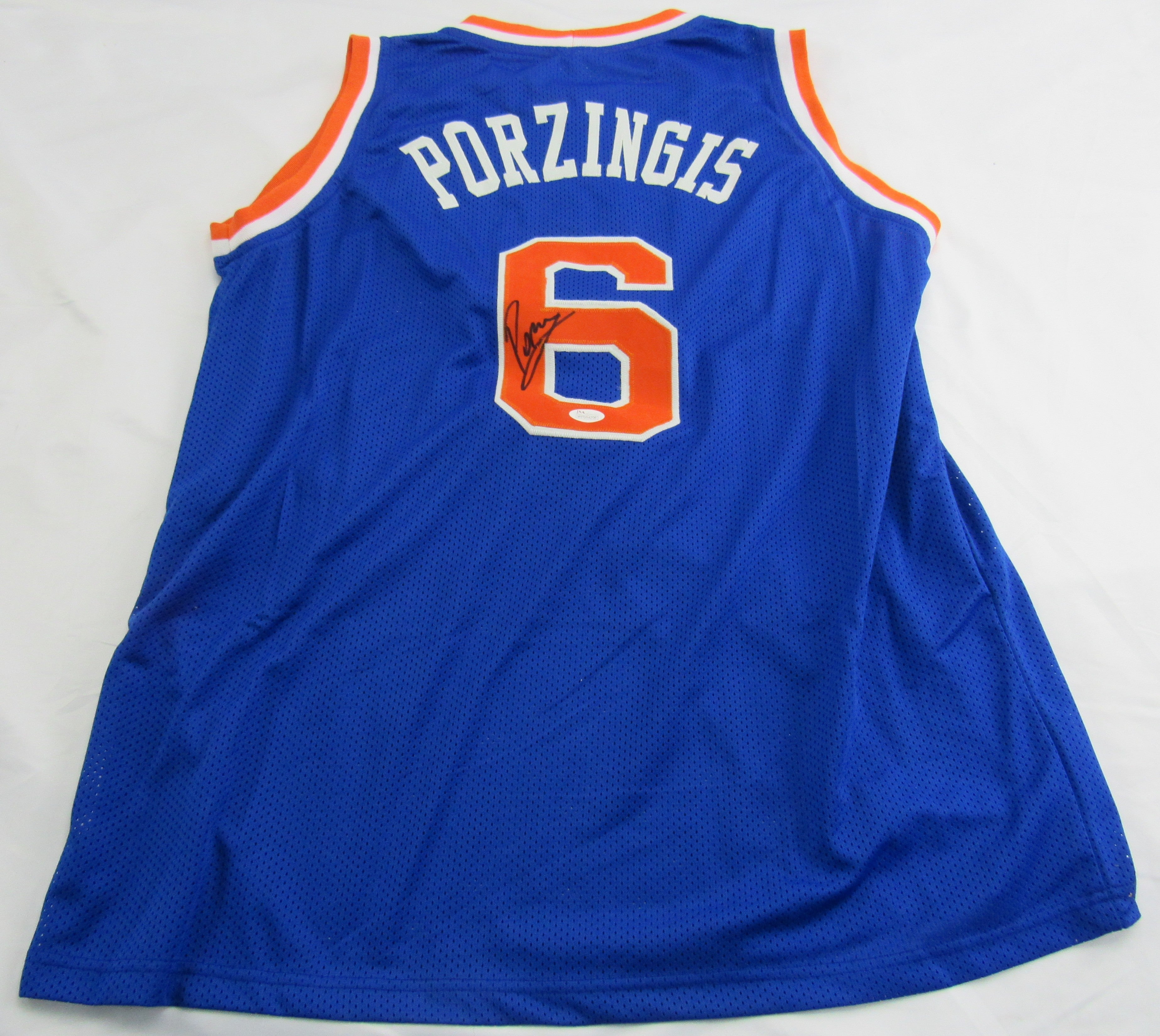 New York Knicks Memorabilia, Autographed New York Knicks