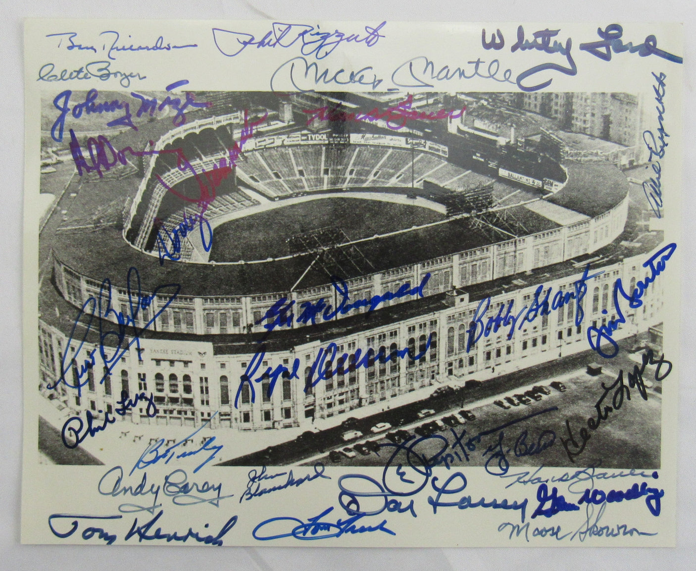 New York Yankees Hall of Famers and Stars Mickey Mantle Signed Auto 8x10 Photo JSA LOA ZZ63162
