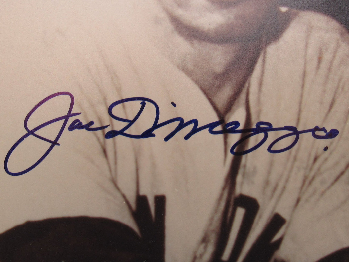 Joe DiMaggio Signed Auto 8x10 Photo JSA LOA ZZ28347