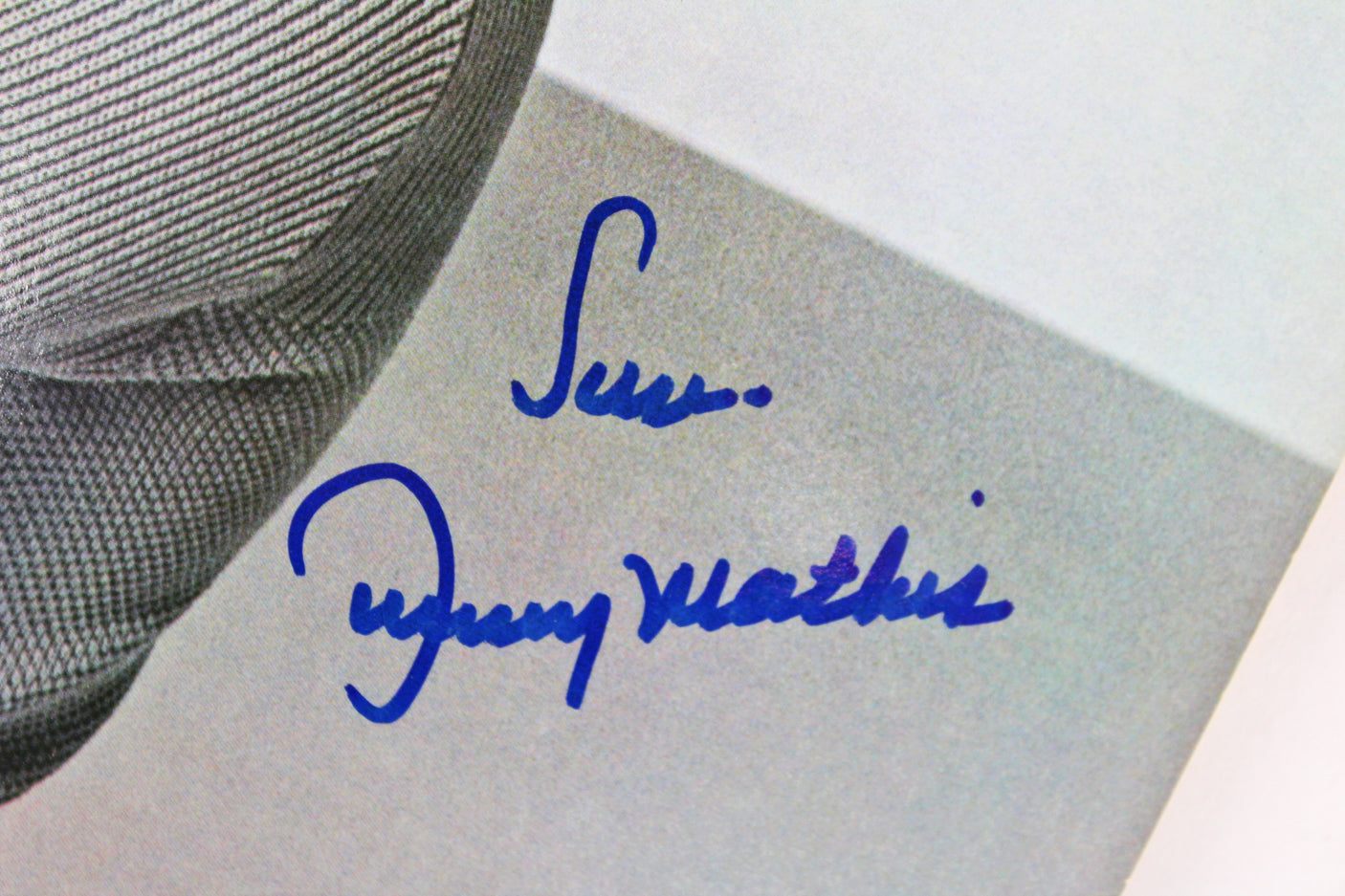 Johnny Mathis Authentic Signed 1975-1980 Album Cover W/ Vinyl BAS #E37858