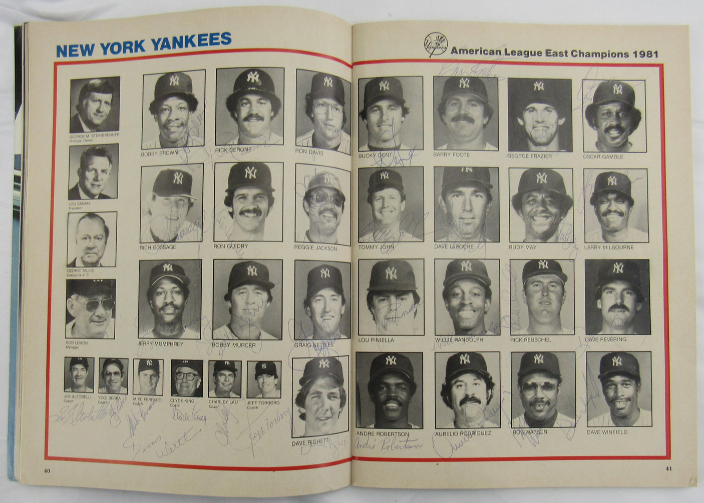 1981 New York Yankees Signed Auto Magazine Reggie Jackson Yogi Berra JSA LOA BB80239