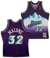 Jazz Karl Malone Signed 1996-97 Purple Mitchell & Ness Swingman Jersey BAS Wit