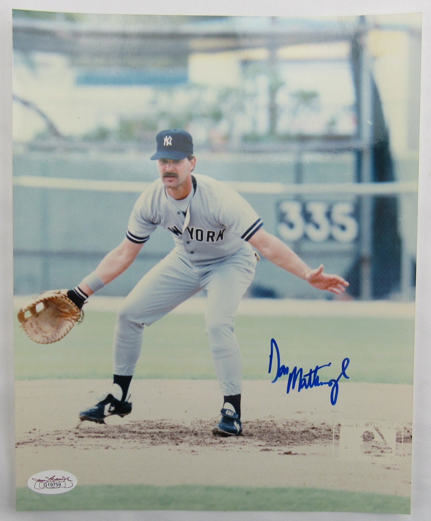 Don Mattingly Signed Auto 8x10 Photo JSA G19759