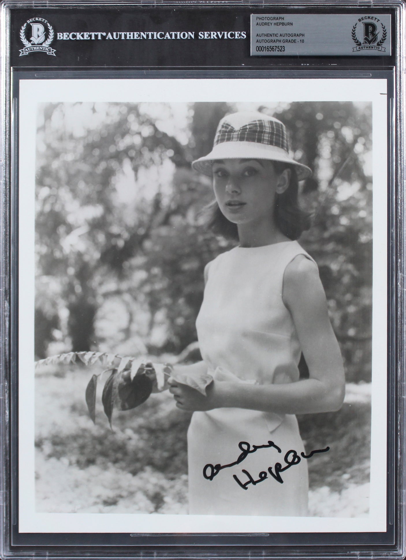 Audrey Hepburn Breakfast At Tiffany's Signed 8x10 Photo Auto 10! BAS Slabbed