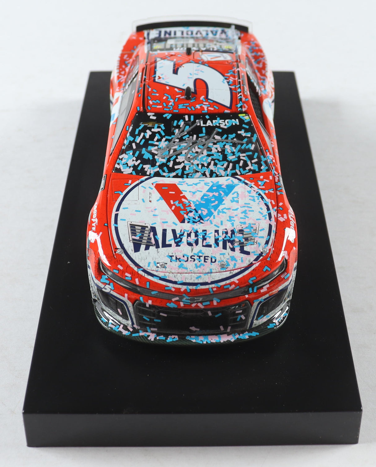 Kyle Larson Signed 2022 Valvoline Homestead Win | Raced Version | 1:24 Diecast Car (PA)