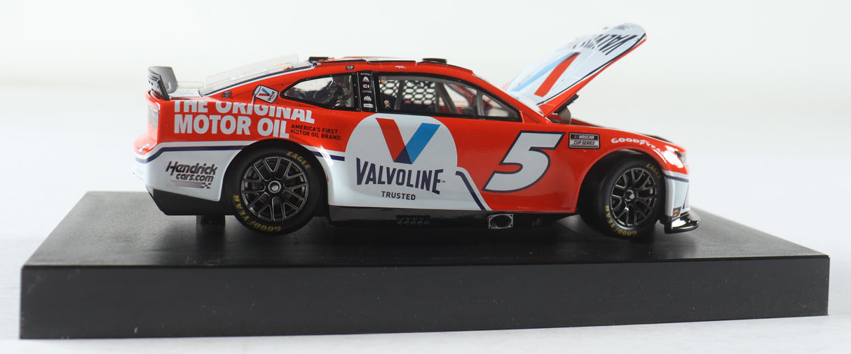 Kyle Larson Signed 2022 NASCAR #5 Valvoline - 1:24 Premium Diecast Car (PA)