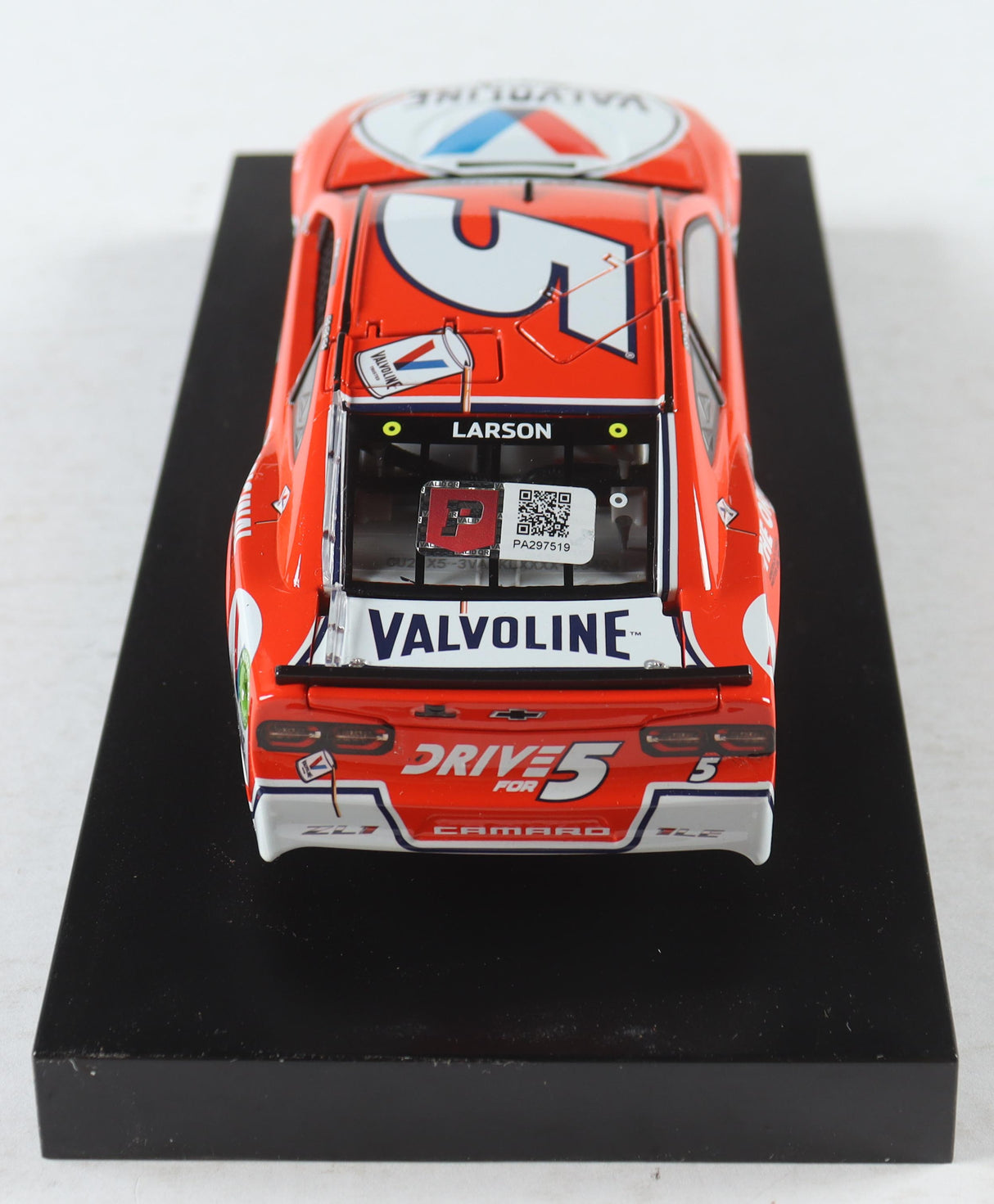 Kyle Larson Signed 2021 NASCAR #5 Valvoline - 1:24 Premium Diecast Car (PA)
