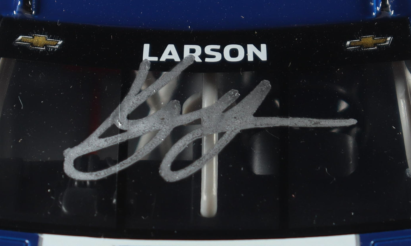 Kyle Larson Signed 2021 #5 Valvoline 1:24 Diecast Car - Limited Edition (PA)