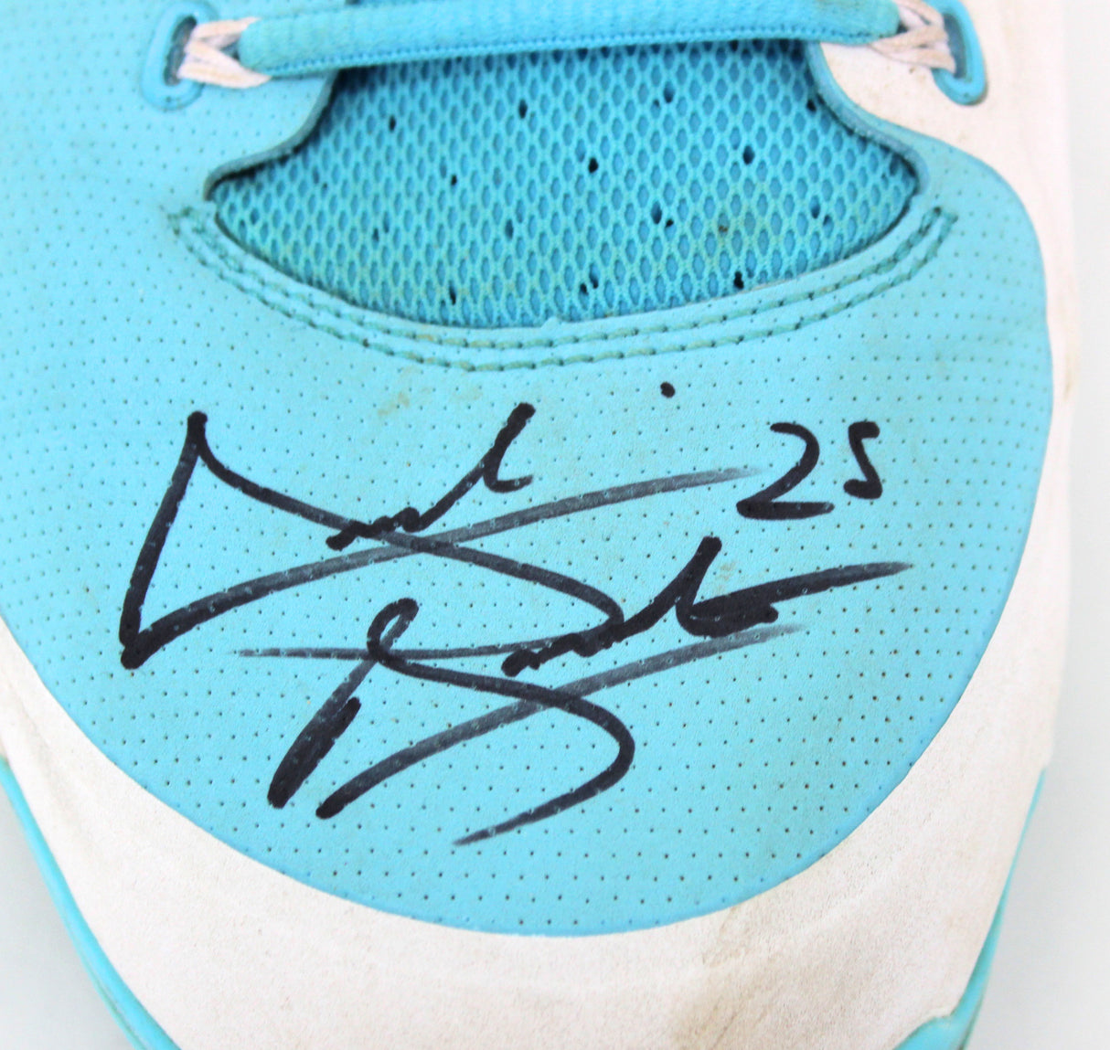 D-Backs Archie Bradley Signed 2018 Game Used Blue Nike Air Clipper Cleats BAS