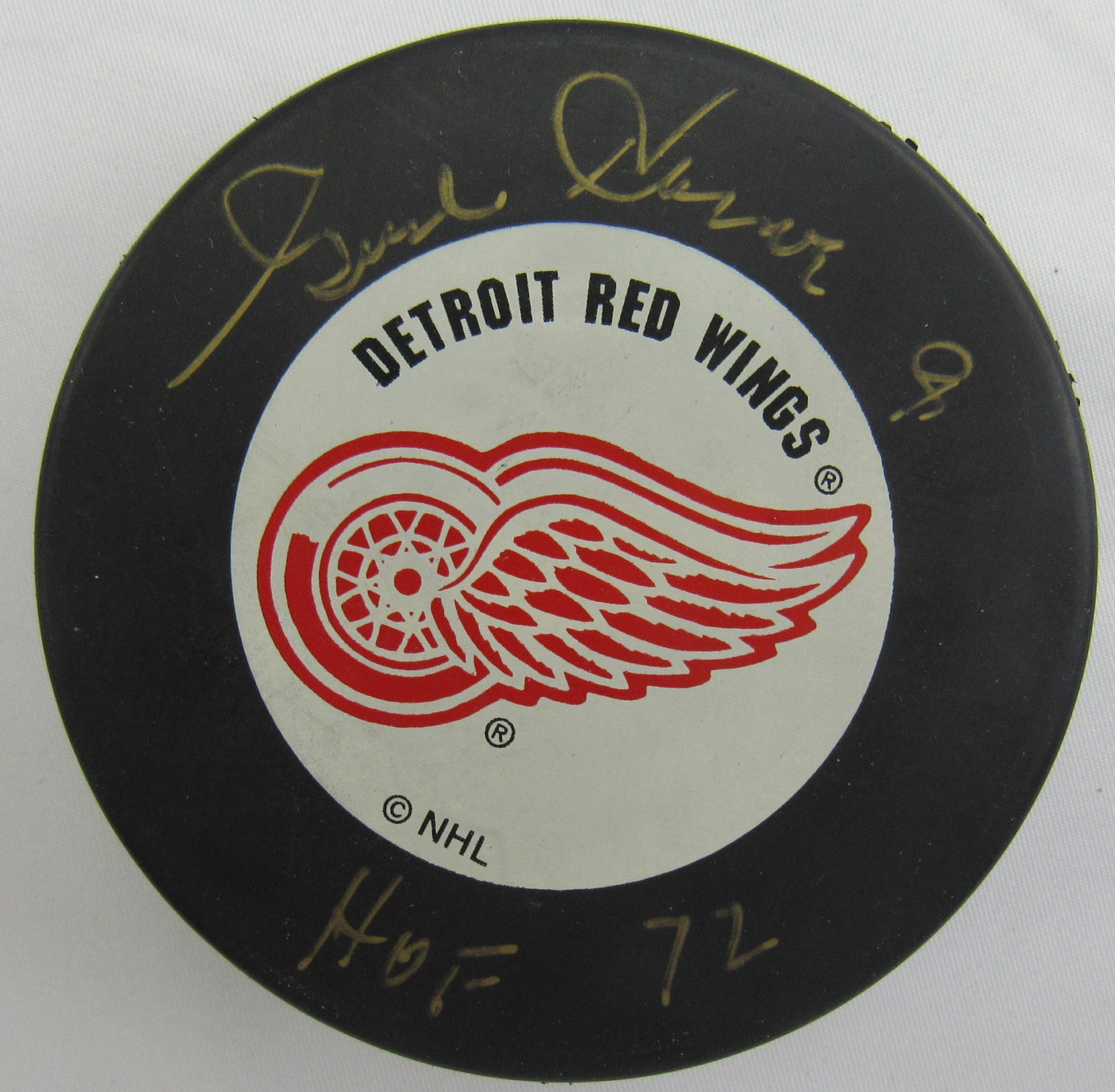 Gordie Howe Signed Auto Hockey Puck JSA CI59578