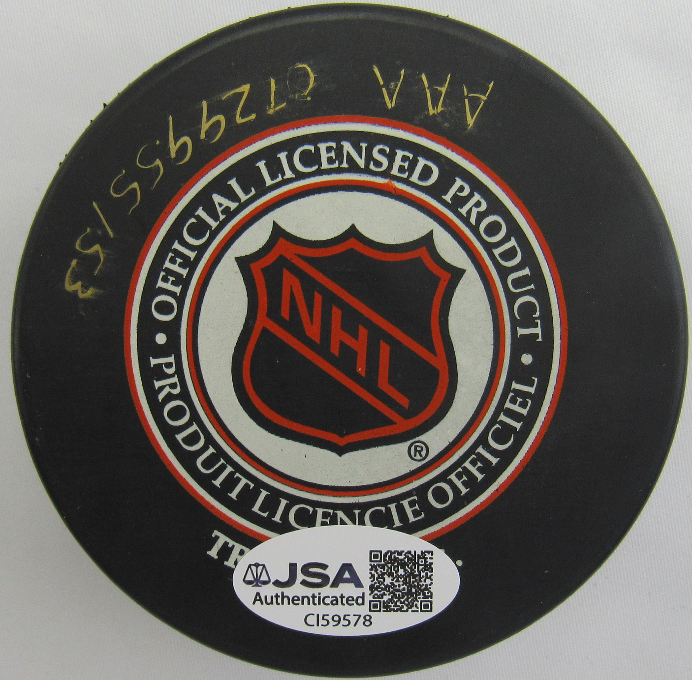 Gordie Howe Signed Auto Hockey Puck JSA CI59578