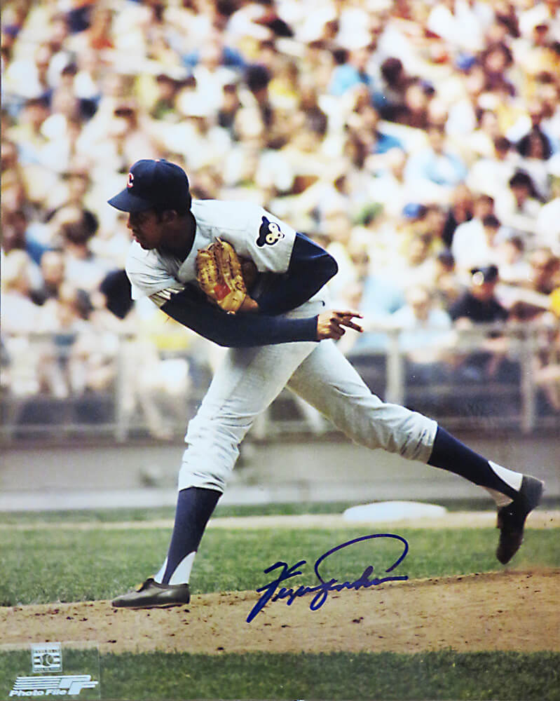 Fergie Jenkins Signed Chicago Cubs Pitching 8x10 Photo