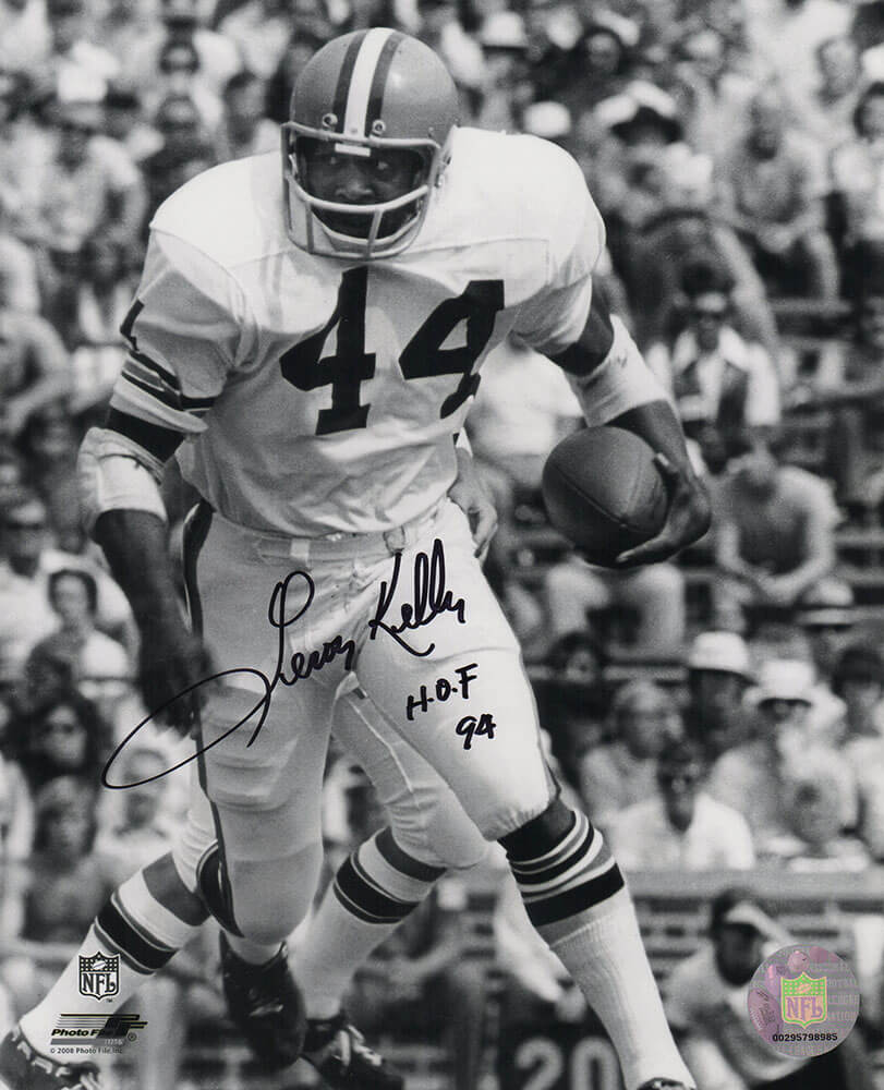 Leroy Kelly Signed Cleveland Browns B&W With Football Action 8x10 Photo w/HOF'94