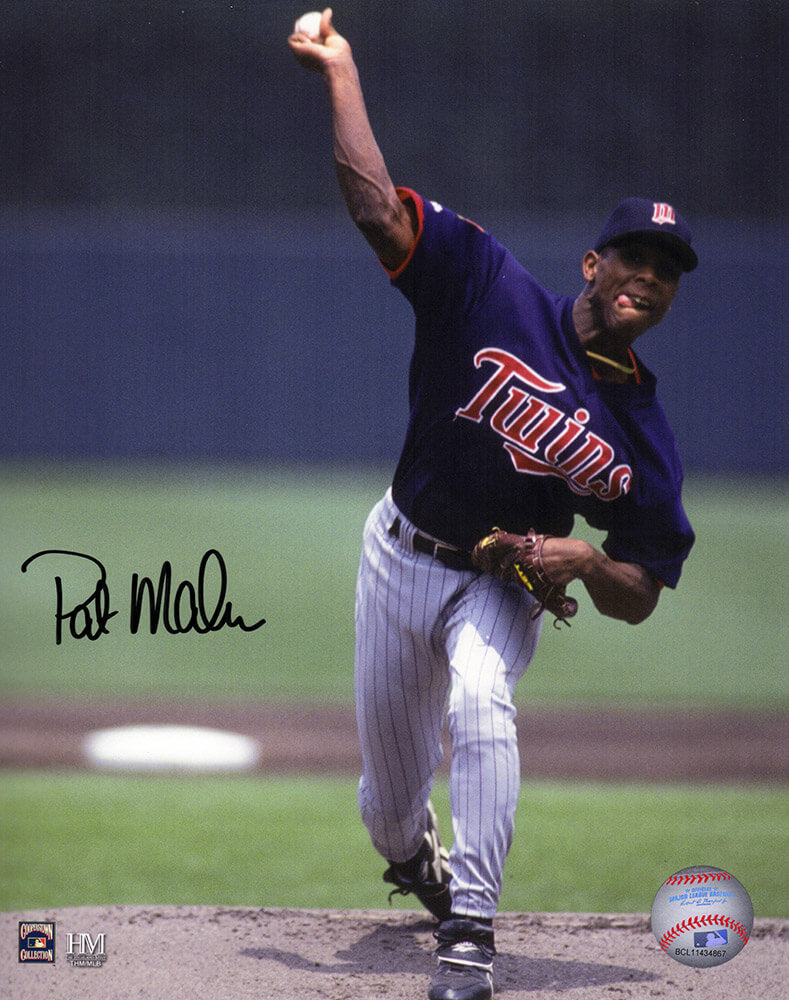 Pat (Patrick) Mahomes Sr. Signed Minnesota Twins Navy Jersey Pitching 8x10 Photo