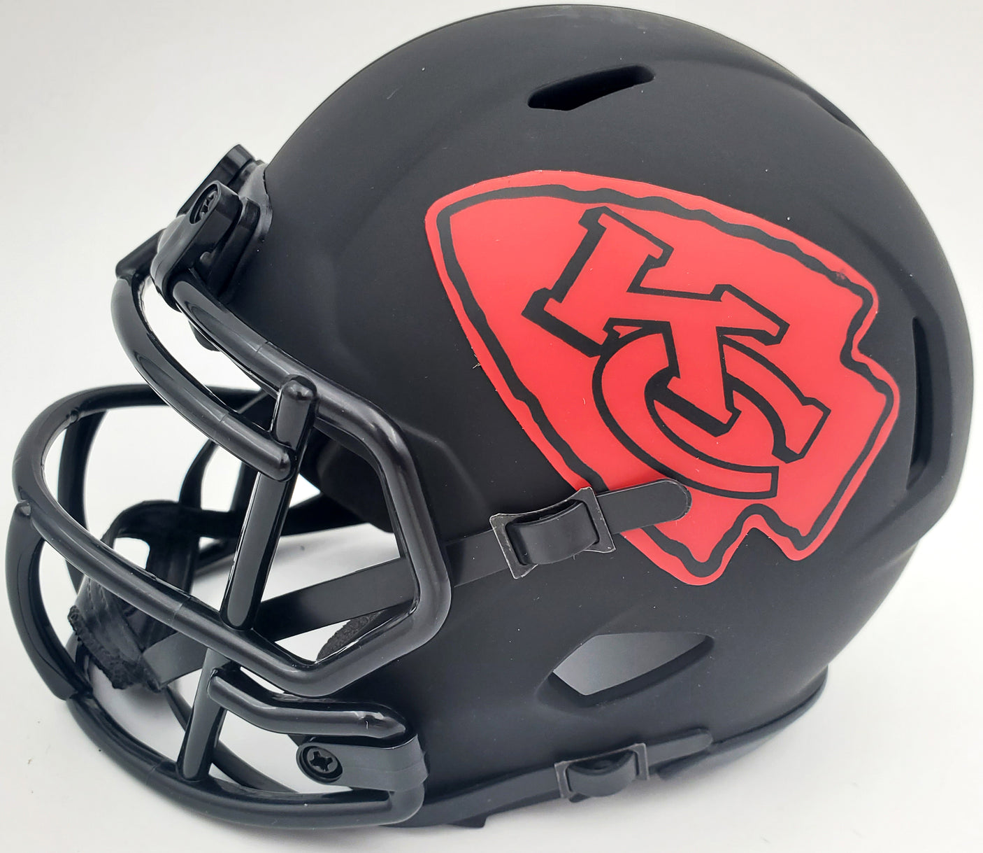 Mecole Hardman Autographed Kansas City Chiefs Eclipse Black Speed Mini Helmet "Jet" Beckett BAS Stock #185785