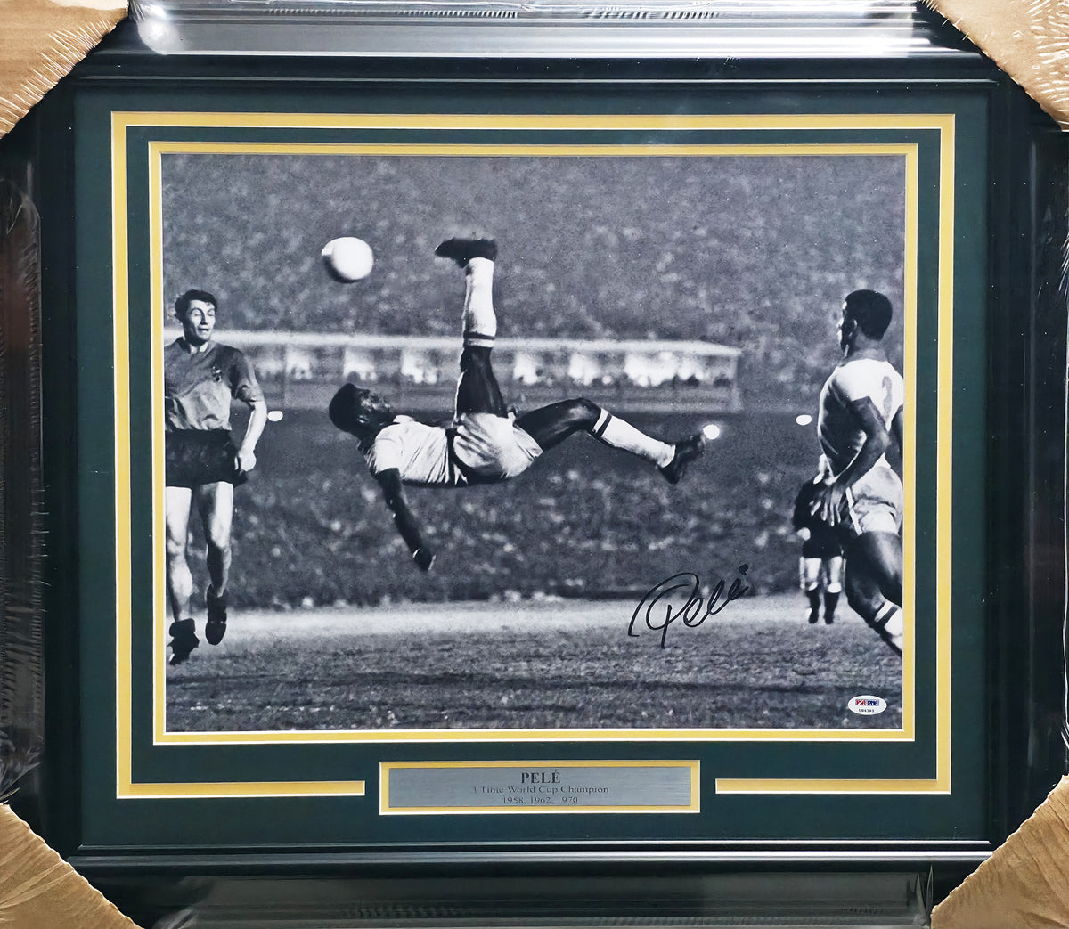 Pele Autographed Framed 16x20 Photo CBD Brazil PSA/DNA #U84393