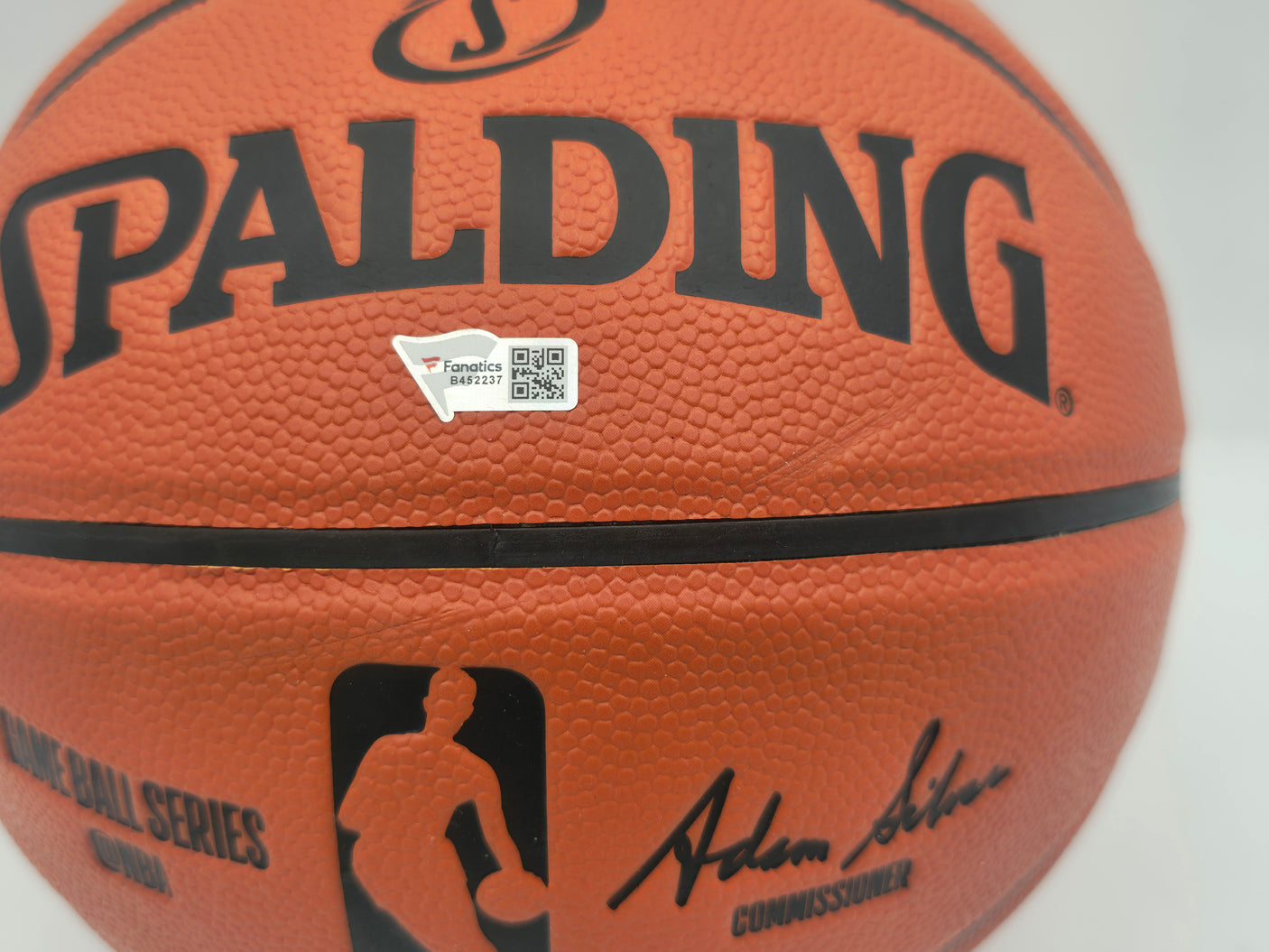 Luka Doncic Autographed Official Game Ball Series Basketball Dallas Mavericks Logo (Indent) Fanatics Holo #B452237