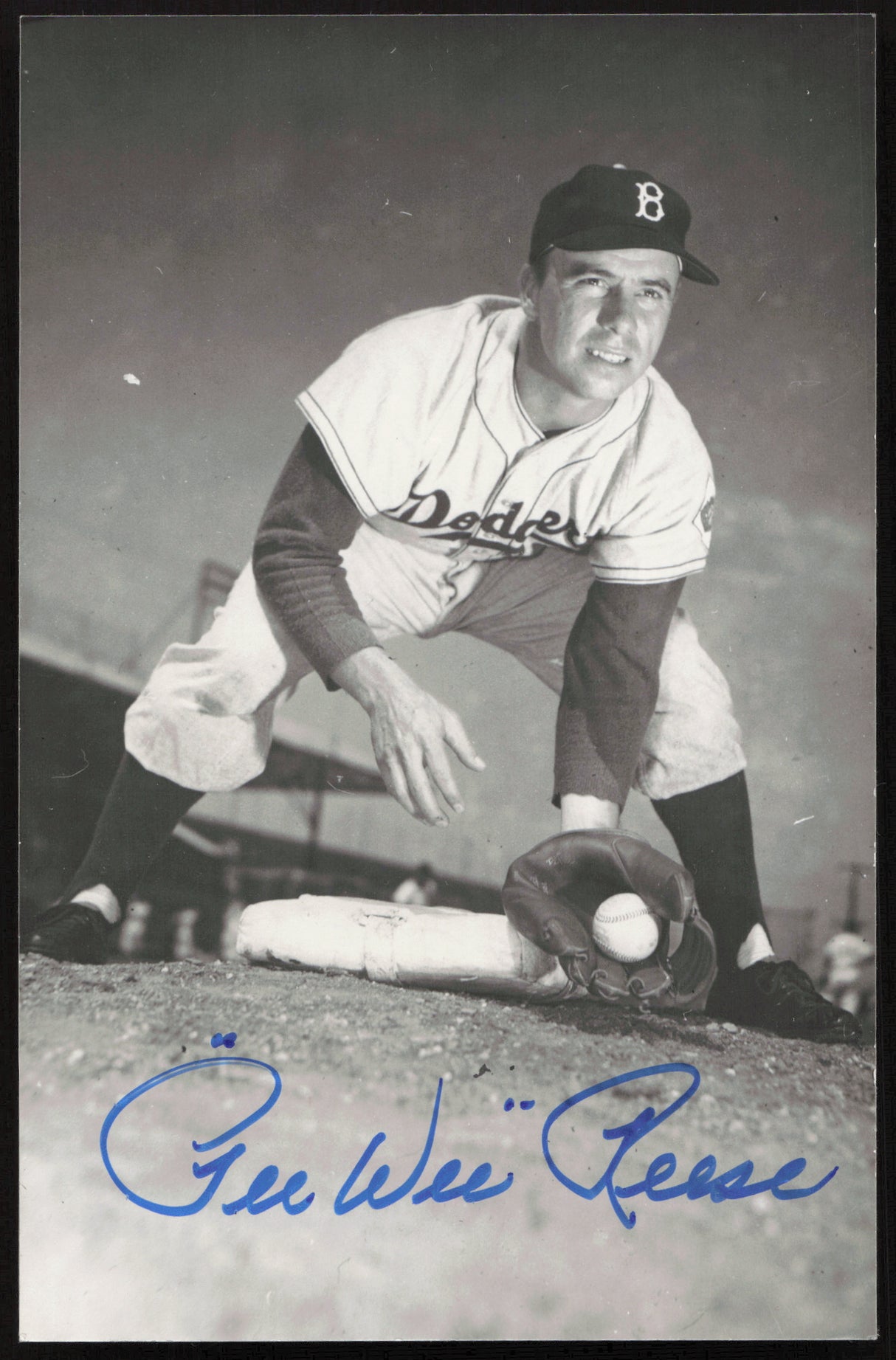 Pee Wee Reese Autographed 3.5x5.5 Postcard Brooklyn Dodgers SKU #260132