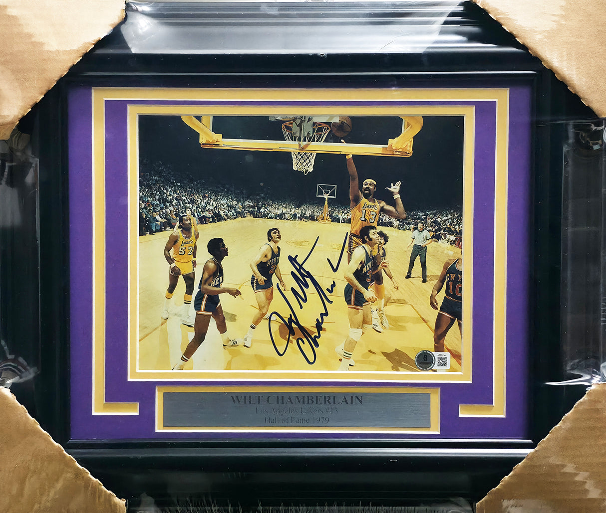 Wilt Chamberlain Autographed Framed 8x10 Photo Los Angeles Lakers Beckett BAS #AE85138